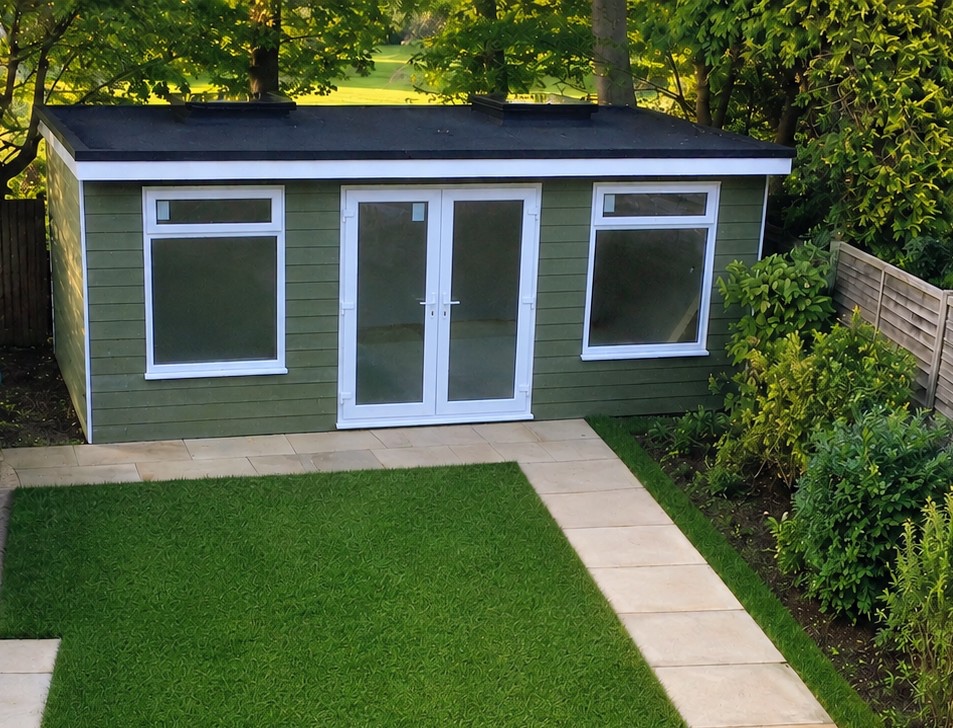 Garden room finished with a three-layer felt flat roof by Cover It Building